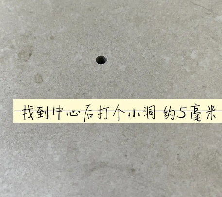 河东瓷砖空鼓维修公司专业解答在瓷砖铺贴过程中，如果砂料搅拌不均匀，将会带来以下问题